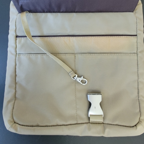 Temi T Tech crossbody - Picture 15 of 16